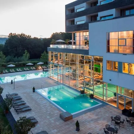Whirlpool Amadeus For An Unforgettable Holiday